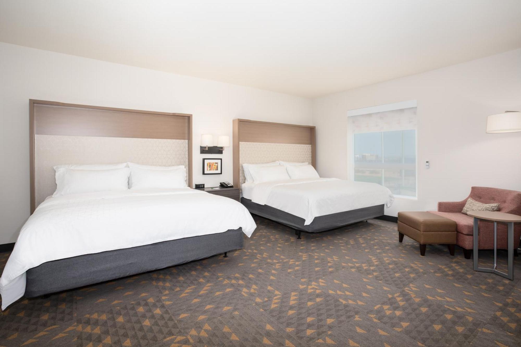 Holiday Inn Glendale - Stadium & Ent Dist By Ihg Exterior photo